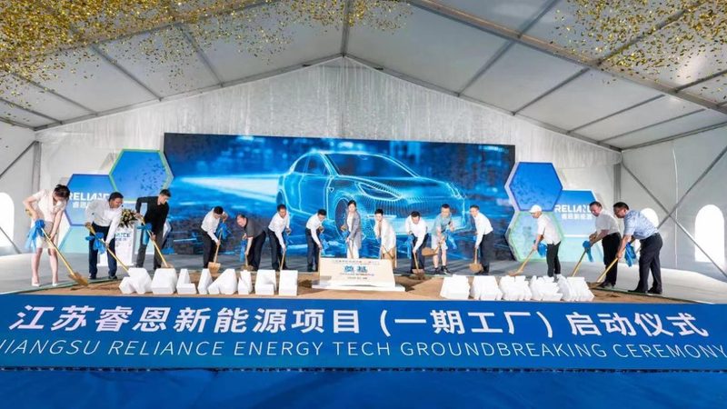 分布式光伏并网逆变器：关键参数解析与选型要点**